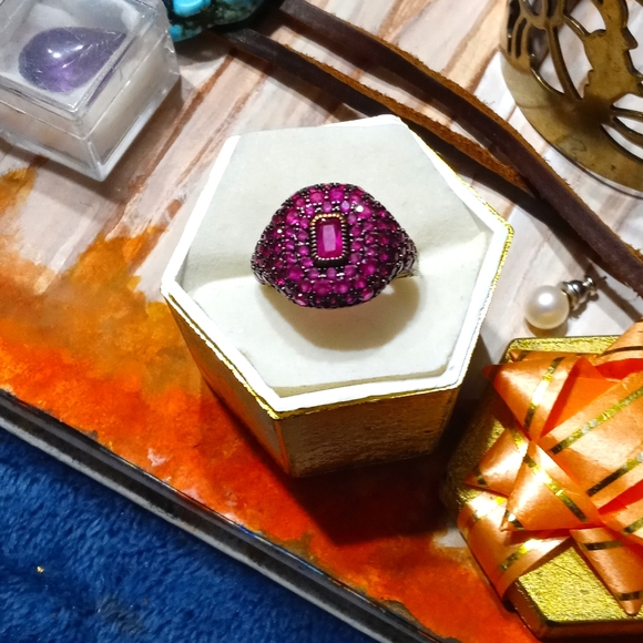 Copper Ring with Garnett's size 6 - Picture 1 of 2